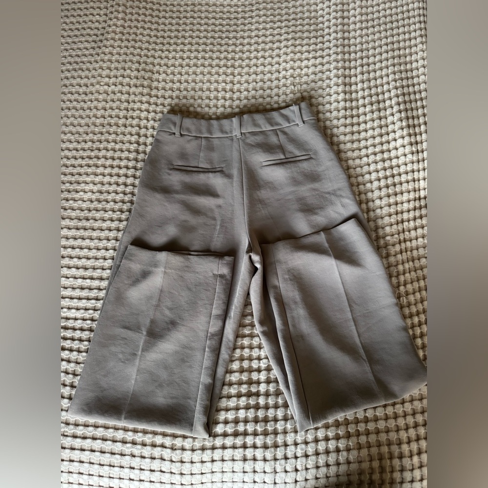 Aritzia The Effortless Pant - Turner Taupe - Picture 7 of 11